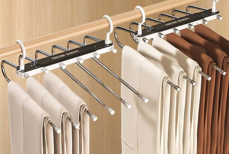 grucce per pantaloni nell'armadio