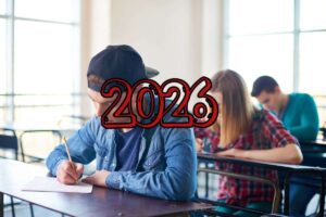 ragazzi a scuola che sostengono l'esame e anno 2026